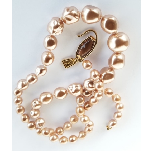 Vintage  YSL  baroque faux pearl  necklace - Picture 2 of 8